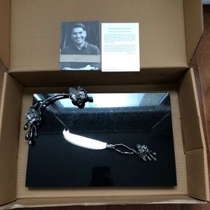 BLACK ORCHID CHEESE BOARD W/ KNIFE SMALL